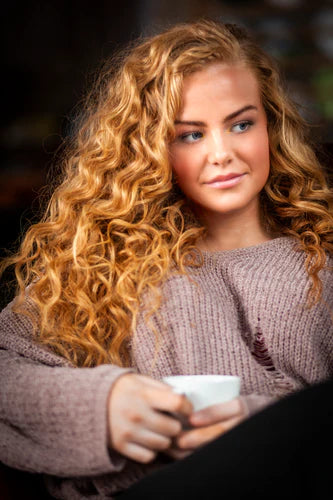 Hvad er Curly Girl metoden og hvordan plejes naturlige krøller bedst?